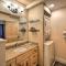 Updated Loon Townhome with Mtn Views and Ski Shuttle! - Линкольн