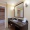 Holiday Inn & Suites San Mateo - SFO by IHG