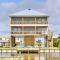 Luxe Stilted Home with Kayaks Walk to Beach - 多芬岛