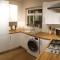 4 Bedrooms, Sleeps 10, Near LFC & EFC