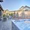 Luxury Mt Bachelor Retreat with Hot Tub and Patio