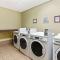 La Quinta by Wyndham Denver Gateway Park - دنفر