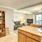 The Shores Condo with Beach Access Less Than 2 Mi to Dtwn! - 克林顿港