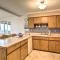 The Shores Condo with Beach Access Less Than 2 Mi to Dtwn! - 克林顿港
