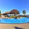 The Shores Condo with Beach Access Less Than 2 Mi to Dtwn! - 克林顿港