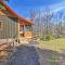 Honey House Cabin - A Quiet Countryside Retreat!