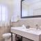 Hotel Manoir DAuteuil