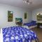 Beachside Holiday - Castor Bay Holiday Apartment