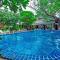 The Train Resort - Your Relaxing Resort with Large Pool & Jacuzzi