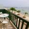 Comfortable, renovated Studio in top Cap Ferret location, 1st line with bay view