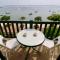 Comfortable, renovated Studio in top Cap Ferret location, 1st line with bay view
