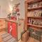 One-of-a-Kind Rustic Retreat in Dtwn Sturgeon Bay! - Sturgeon Bay