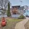 Walk to Waterfront Dtwn Sturgeon Bay Retreat!