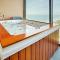 Yarra Ocean Suites Danang