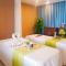 Yarra Ocean Suites Danang