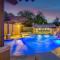 Estate Resort Style Oasis 6BDRM, 5.5 Bath Heated Pool with Misters