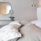 Shell Luxury Residences with Pool and Whirlpool Shell Luxury Residences with Pool and Whirlpool
