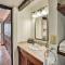 Updated Oceanside Townhome with Pool Walk to Beach! - 坎昆