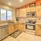 Central Phoenix Home with Large Patio, Pets Welcome - Финикс