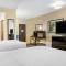 Staybridge Suites St. Petersburg FL by IHG - St Petersburg