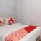 Super OYO 3150 Theodore Homestay - Medan