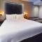 Roomzzz York City