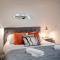 Apartment 2 Broadhurst Court sleeps 6, minutes from town centre & trains