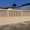 Confortável casa com piscina e churrasqueira a 100m da praia
