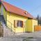 Rustic Holiday Home in Donja Stubica with Terrace - Donja Stubica