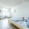 YELLOW INN - SIMPLE ROOMS -- OLMA Messen & Autobahn 1 Min, HSG 6 Min, Spital 7min, günstige Parkplätze