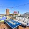 Ultra Chic Loft walk to CityMu/Aquarium/ConvnCntr
