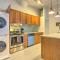 Ultra Chic Loft walk to CityMu/Aquarium/ConvnCntr