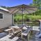 Floating Home on Columbia River with Provided Kayaks - Vancouver