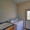 Bayside Home - 6 Miles to Olympic National Forest!