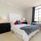 Designer Penthouse 2 Bedroom with Balcony Beverly Hills Adjacent