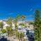 Designer Penthouse 2 Bedroom with Balcony Beverly Hills Adjacent