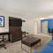 Holiday Inn Express & Suites Sarasota East, an IHG Hotel