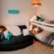 TERRASSE -100 m PLAGE -parking moto-GRAND APPARTEMENT-8 PERS