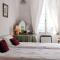 Les Glycines Bed & Breakfast