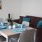 BLUE APARTMENT - a due passi dal lago, parcheggio privato