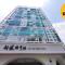 Shin Sei Bashi Hotel