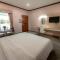 Martina Hotel Surin