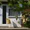 Epicsa - Family & Corporate Stay MEWS APARTMENTS with FREE parking