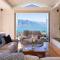 Mountain Vista - beautifully renovated home with spa pool