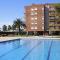 AT046 Els Pins, 1ra línea de la playa, piscina, airco, aparcamiento - Torredembarra