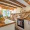 Walnut Tree Cottage by Bloom Stays Walnut Tree Cottage by Bloom Stays