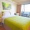 KV702 Waikiki Private Waterfall Room, Mountain View!