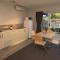 Boathouse Resort Studios and Suites - Blairgowrie