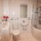 24 Rhodewood House