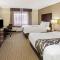 La Quinta by Wyndham Milwaukee Delafield